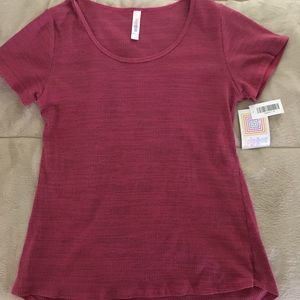 **NWT** Lularoe Classic T